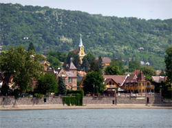 View of Verce from the River Danube (photo from www.bethlenfarkas.hu)